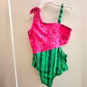 Bathing suits 🩱 for girl was worn twice.